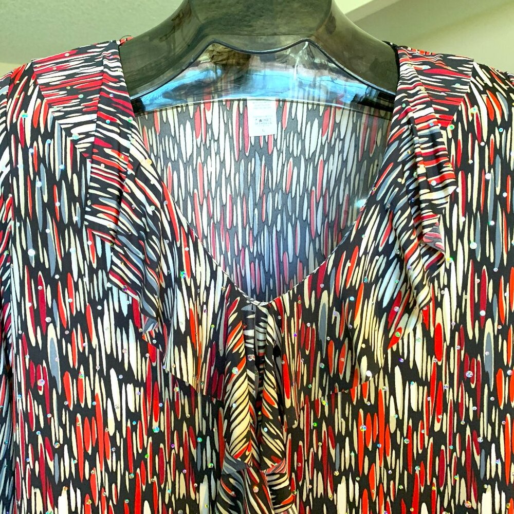 NWOT Brittany Black Ruffled V-Neckline Sequined Blouse Poly/Spandex size Large